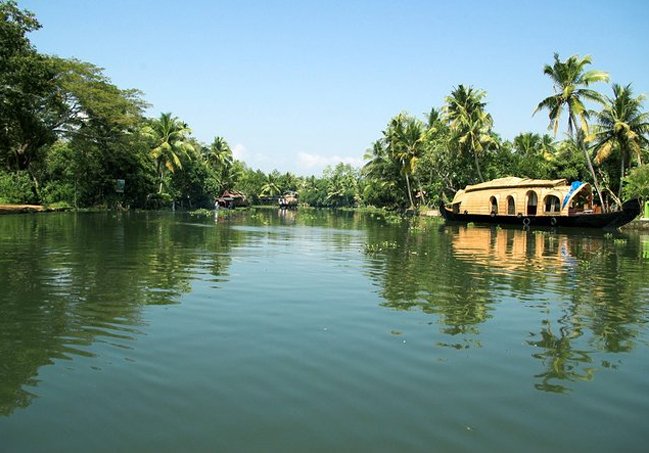 Affordable flights to Kochi with The FlightsHub Australia