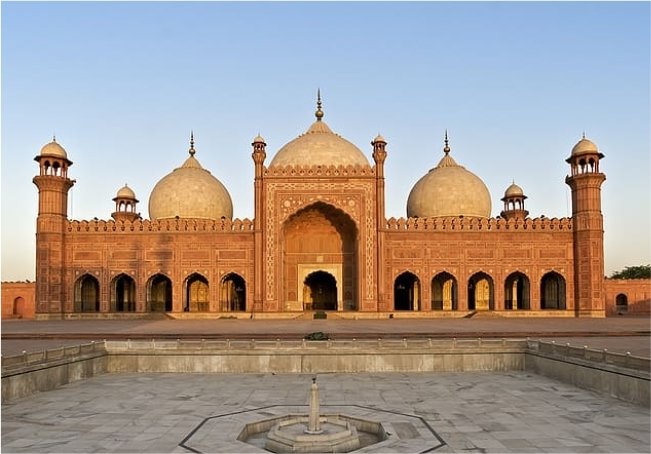 Discover Lahore with The FlightsHub Australia – stunning cityscape with historic architecture